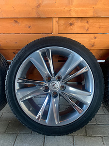 18-дюймовые оригинальные легкосплавные диски Lexus с (1 фото из 6)