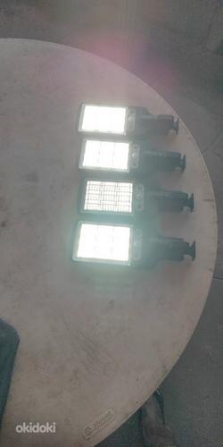 Светодиодная лампа с солнечной панелью, НОВАЯ (фото #1)