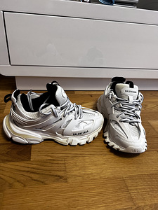 Balenciaga Track (1 foto / 4)