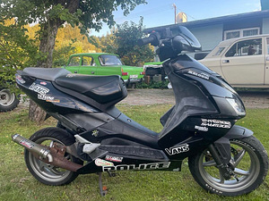 Aprilia SR50R (3 foto / 5)