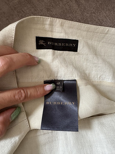 Burberry (2 foto / 3)
