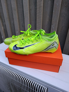 Putsad NIKE Elite S38,5 Junior (2 foto / 6)