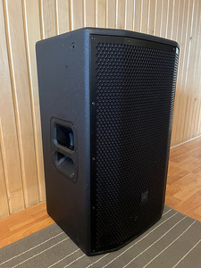 Продается Jbl колонка (1 фото из 4)
