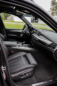BMW X5 F15 2017 (6 foto / 12)