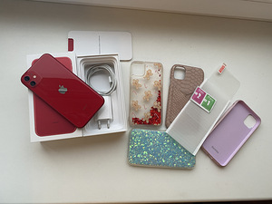 iPhone 11 128 ГБ + чехол (4 фото из 5)
