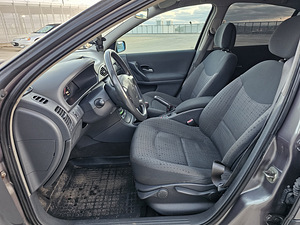 Renault Laguna (11 фото из 12)