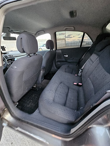 Renault Laguna (12 фото из 12)
