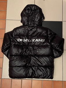 Детская куртка DKNY