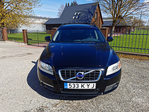 Volvo V70 Momentum 2.4 D5 129kW, JÄRELMAKS! (3 foto / 15)