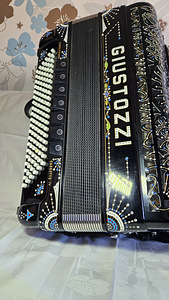 Akordion Giustozzi Casotto IV (6 foto / 6)