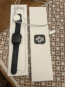 Apple Watch SE 40mm midnight (1 foto / 1)