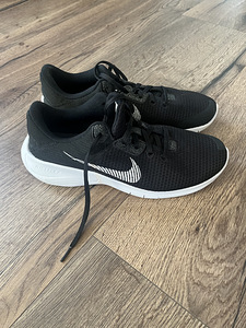 Nike jooksutossud 41 (1 foto / 3)