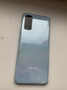 Samsung Galaxy S20 (2 foto / 3)