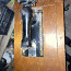 Старая швейная машина с ножкой/столом (фото #2)