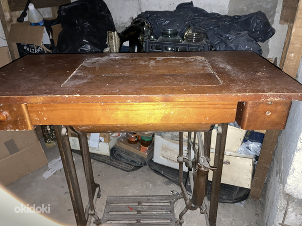 Vana jalaga õmblusmasin/ lauaga (foto #4)