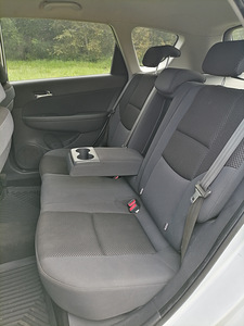 Hyundai i30 CW 1.6, facelift, automaat (7 foto / 7)