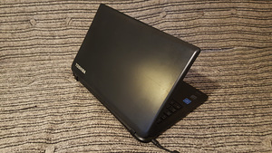 Toshiba Satellite C50D (3 foto / 4)