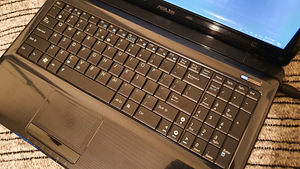 Asus X52F i5 Radeon (3 foto / 4)