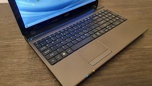 Acer aspire 5750 (2 foto / 4)