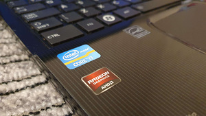 Toshiba Satellite L850 (2 foto / 5)