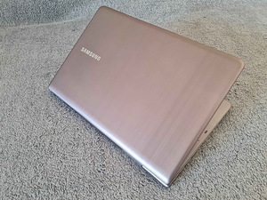 Samsung np530 (3 фото из 4)