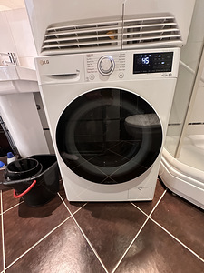 Машинка LG 9kg 60х60cm (1 фото из 1)