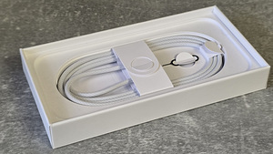 iPhone 16 pro (3 фото из 7)