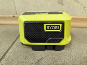 Bluetooth-динамик ryobi 18 В (2 фото из 2)