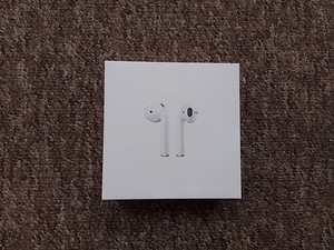 AirPods 2 kõrvaklapid (1 foto / 6)