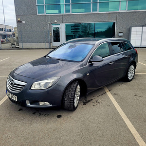 Opel insignia 2.0tdi sport tourer sw 4x4 (2 foto / 12)