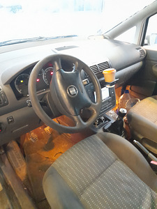 Seat Alhambra 2005.1.9TDI 85KW. ÜV 06.23 (3 foto / 7)