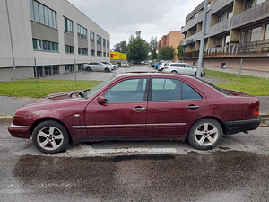 Mbenz 1999. 2.5D. 5 käiku. ÜV11.23 (4 foto / 10)