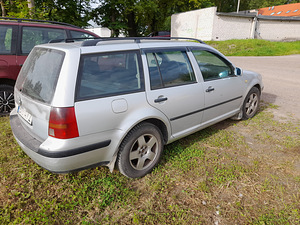 VW GOLF 1.9tdi 66KW. Uv.03.23 (3 foto / 3)