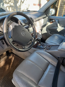 Mercedes ML270. 2003A .ÜV10.23 (4 foto / 5)