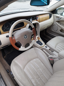 Jaguar X Tip. 2.5bens. Automaat. ÜV 07.23. (6 foto / 8)