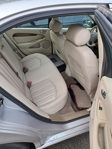 Jaguar X Tip. 2.5bens. Automaat. ÜV 07.23. (7 foto / 8)
