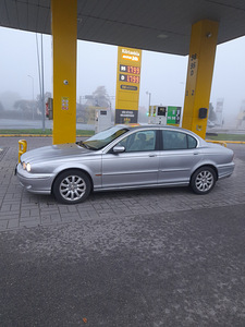 Jaguar X Tip. 2.5bens. Automaat. ÜV 07.23. (4 foto / 8)