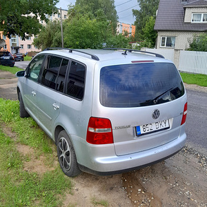 VW TOURAN 1,9 TDI. UV.12.24 (2 foto / 6)