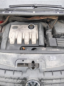 VW Touran 2005.1,9TDI.manual.UV.09.25. (6 foto / 10)