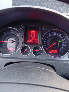 VW Passat 2006.2.0TDI ,MANUAL. UV. 08.25 (6 foto / 7)