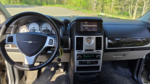 Chrysler Grand Voyager RT 2010 (12 foto / 14)