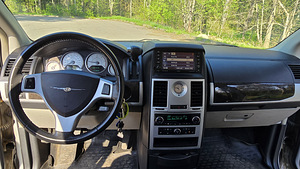 Chrysler Grand Voyager RT 2010 (14 foto / 14)