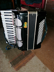 Продаю аккордеон AKKORD