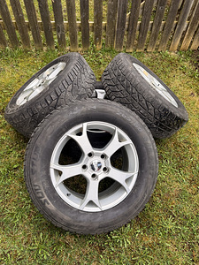 Jeep grand cherokee 5x127 valuveljed koos talverehvidega (2 foto / 10)