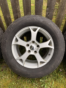 Jeep grand cherokee 5x127 valuveljed koos talverehvidega (5 foto / 10)