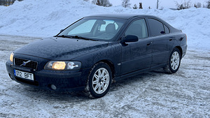 Volvo S60 (2 фото из 8)