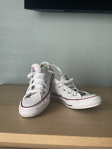 Converse tossud (1 foto / 1)