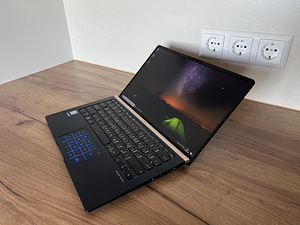 Asus Zenbook UX433F (2 foto / 3)
