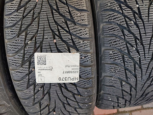 Оригинальные легкосплавные диски MB 17" с шинами (4 фото из 6)
