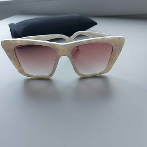 COS OVERSIZED CAT-EYE SUNGLASSES White / Pearlescent (8 foto / 8)
